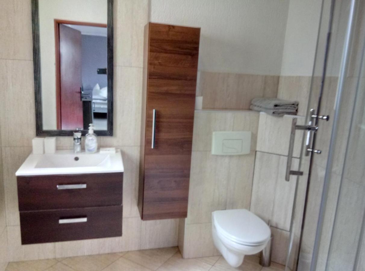 Apartamenty Krzywe Okna Зелена Гура Екстер'єр фото