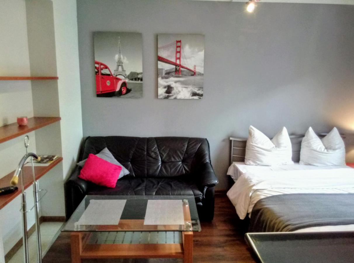 Apartamenty Krzywe Okna Зелена Гура Екстер'єр фото