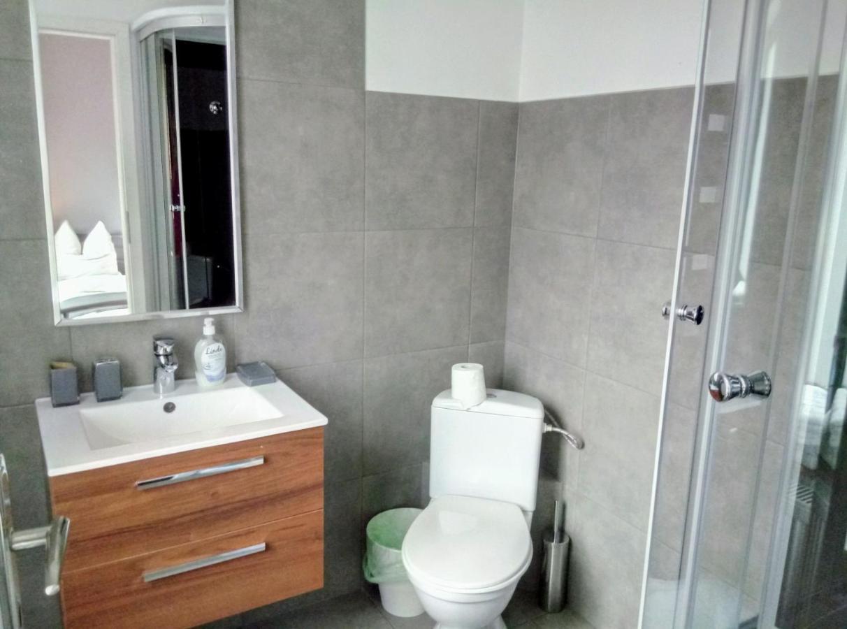 Apartamenty Krzywe Okna Зелена Гура Екстер'єр фото