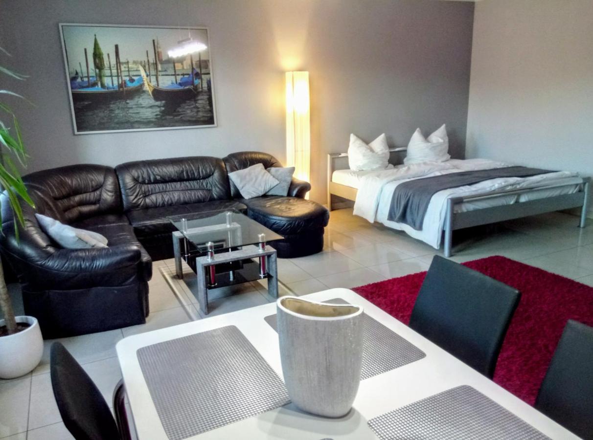 Apartamenty Krzywe Okna Зелена Гура Екстер'єр фото